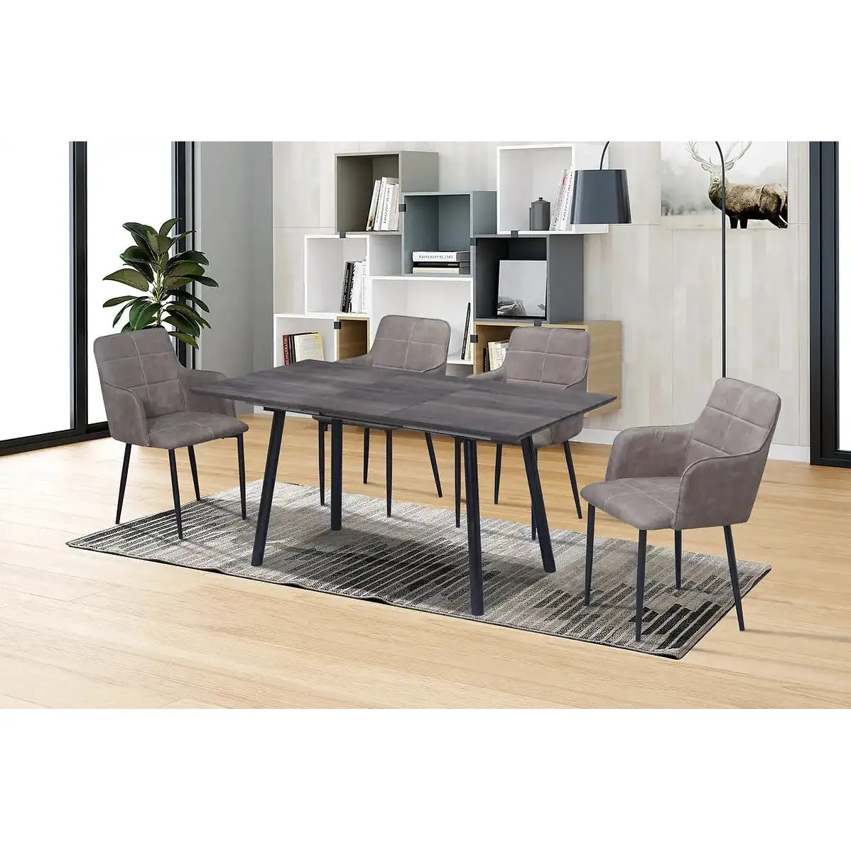 Dining room set with a table and 4 chairs 