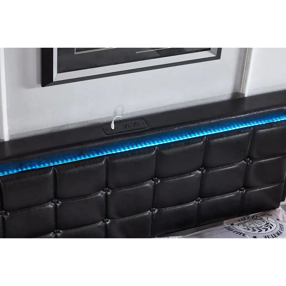 USB port of Black queen bed 