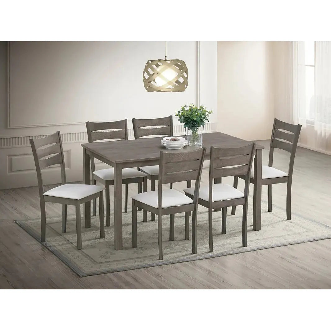 Wooden dining set for 6 people in Montreal